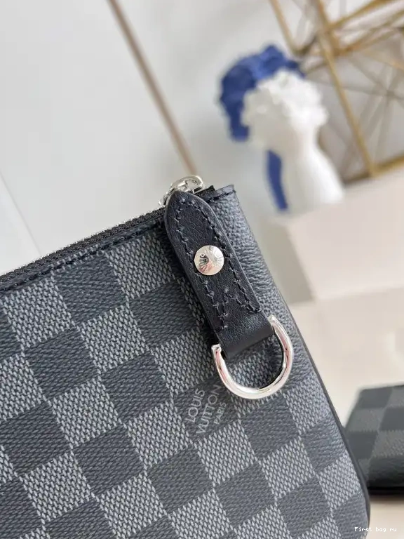 Frstbag ru VUITTON LOUIS MESSENGER TRIO 0604